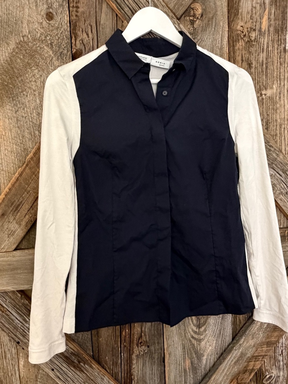 AKRIS PUNTO COLOR BLOCK BUTTON TOP BLOUSE NAVY WHITE SIZE 8